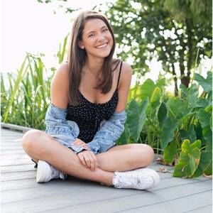 Meet your Posher, Olivia